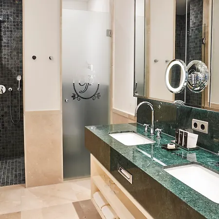 Steigenberger Icon Grandhotel & Petersberg 5* Königswinter