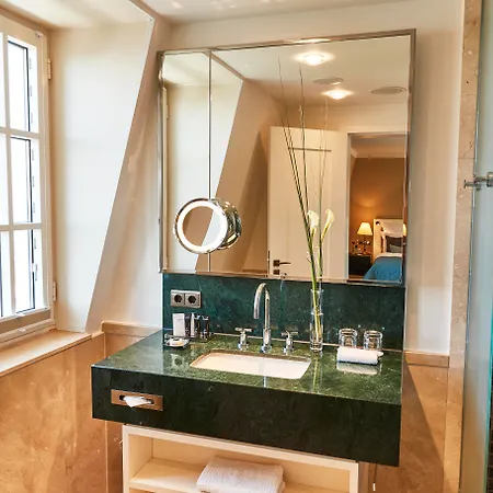 Steigenberger Icon Grandhotel & Petersberg فندق