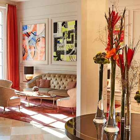 Steigenberger Icon Grandhotel & Petersberg 5*