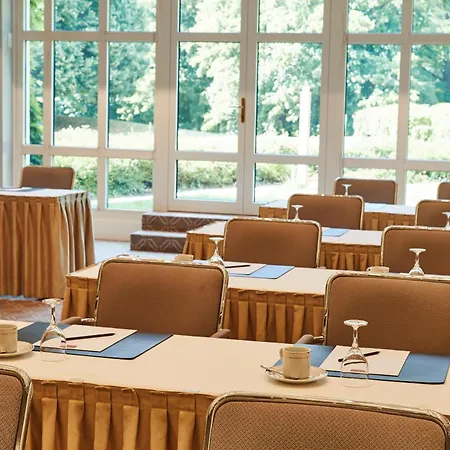 Steigenberger Icon Grandhotel & Petersberg 5*