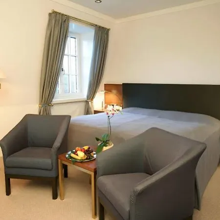 Steigenberger Icon Grandhotel & Petersberg 5*