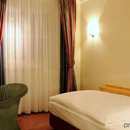 Steigenberger Icon Grandhotel & Petersberg 5*
