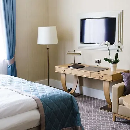 Steigenberger Icon Grandhotel & Petersberg فندق